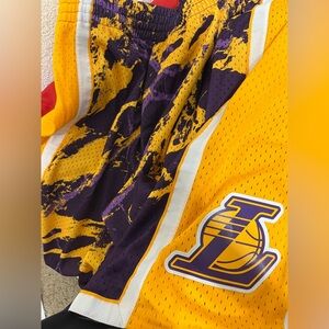 Mitchell & Ness Los Angeles Lakers Marble Hardwood Classics 2009 Swingman Shorts